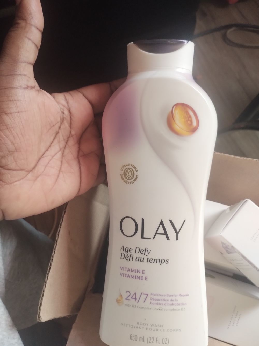 Olay Age Defy Vitamin E Body Wash - Cream